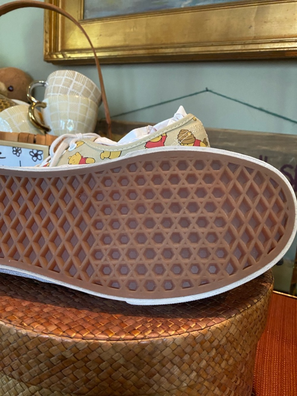 VANS Disney Winnie the Pooh Limited Edition Sneakers Shoes Women’s 9.5 - Men’s 8 - Picture 8 of 11